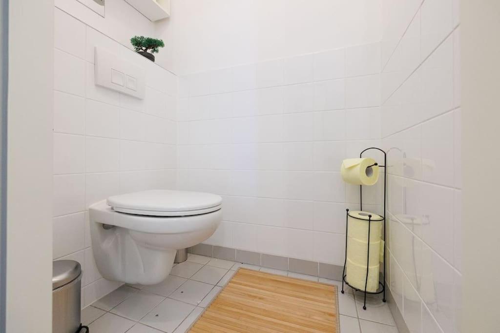 New! Cozy & Lovely Home In The 3Rd District Вена Экстерьер фото